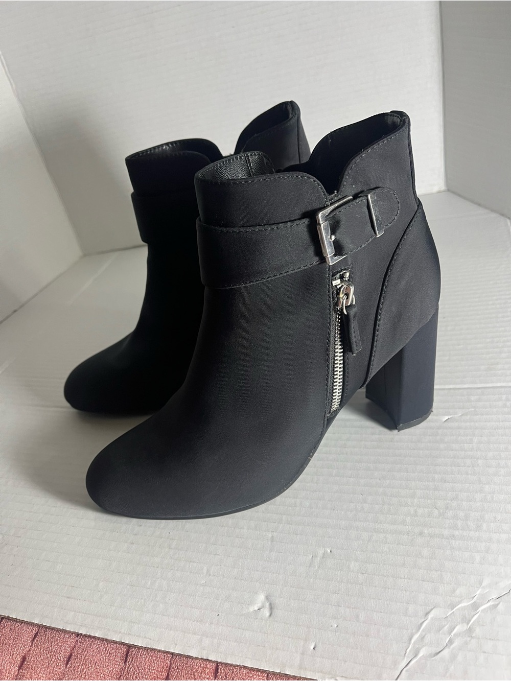 Unisa size 9,5 good condition
